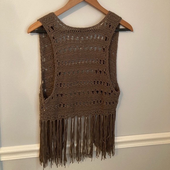 Black Poppy/Pac Sun Gray Crochet Vest with Fringe - Picture 3 of 5
